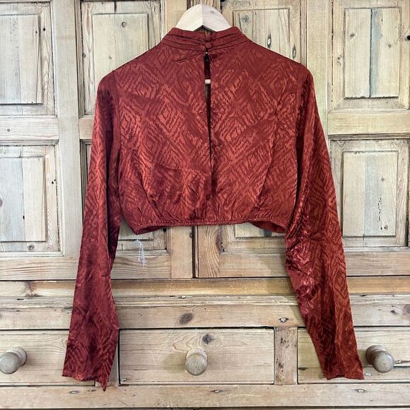 NWT House of Harlow x Revolve Medium Orange Cropped Blouse - Picture 9 of 11